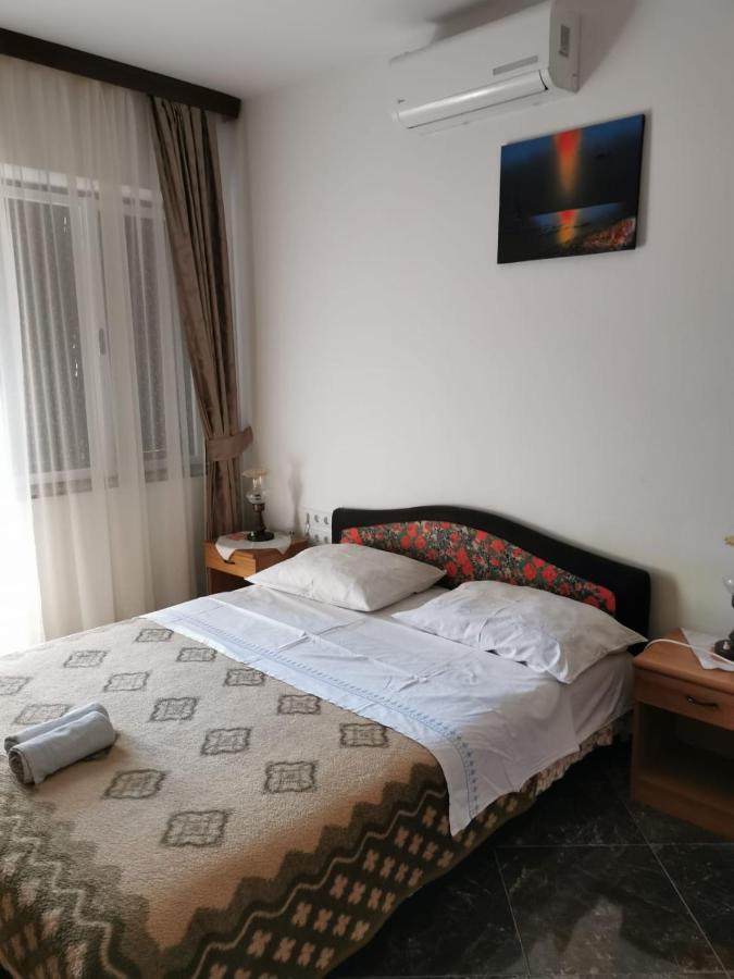 Apartment Dalmatini Tar-Vabriga Exteriör bild