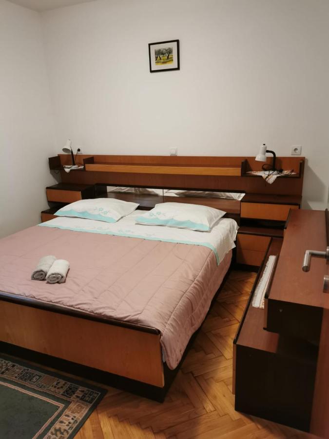 Apartment Dalmatini Tar-Vabriga Exteriör bild